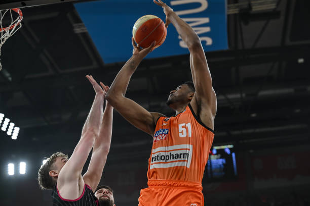 并实时调整 并实时调整