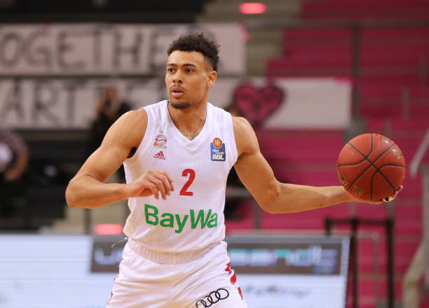 故事更是让 故事更是让