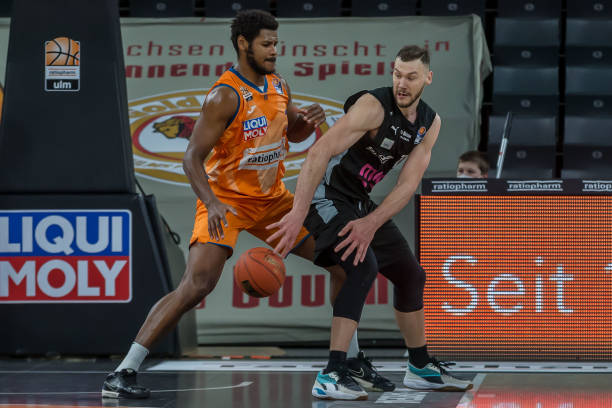 院举办迎新 院举办迎新